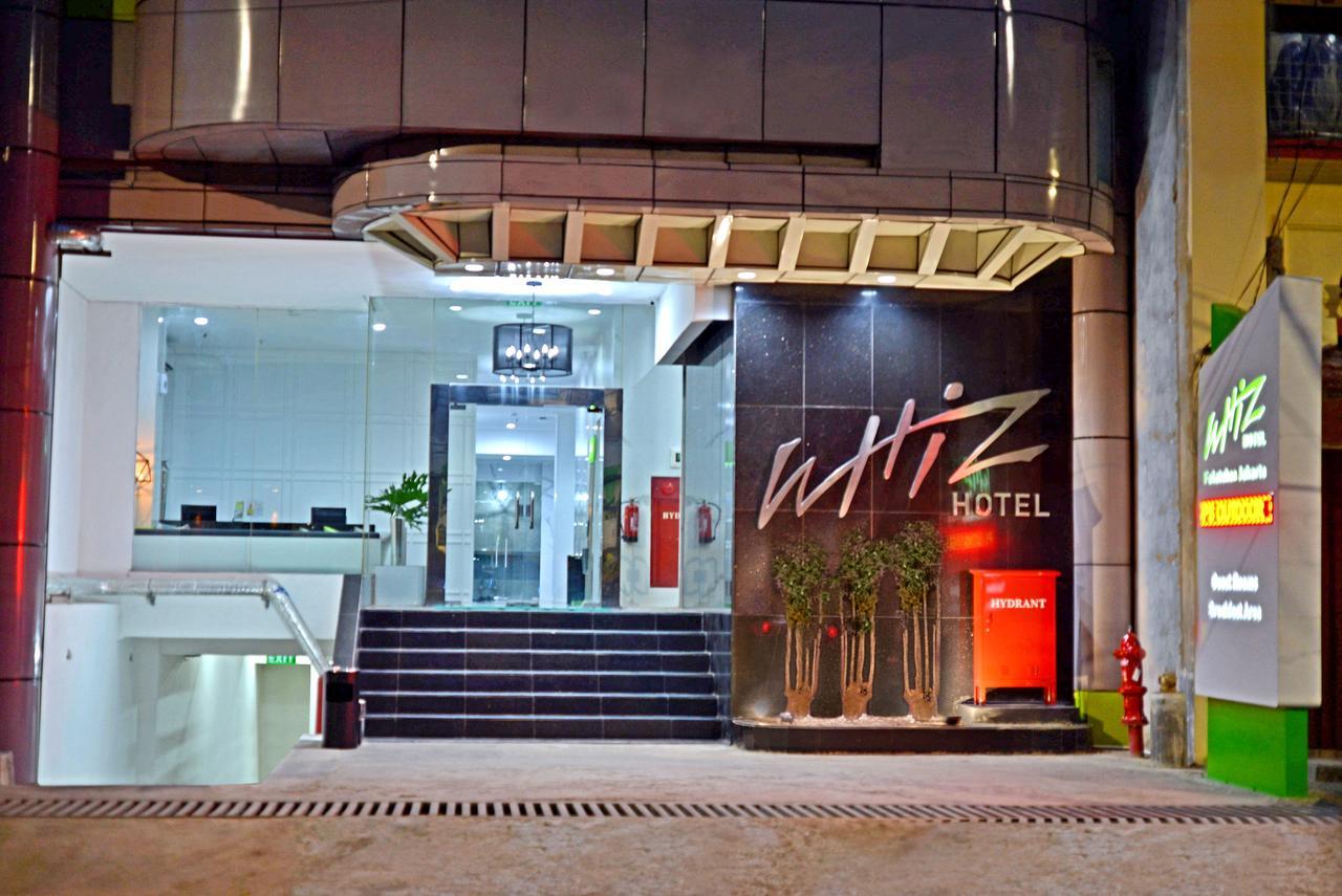 Whiz Hotel Falatehan Jakarta Exterior photo