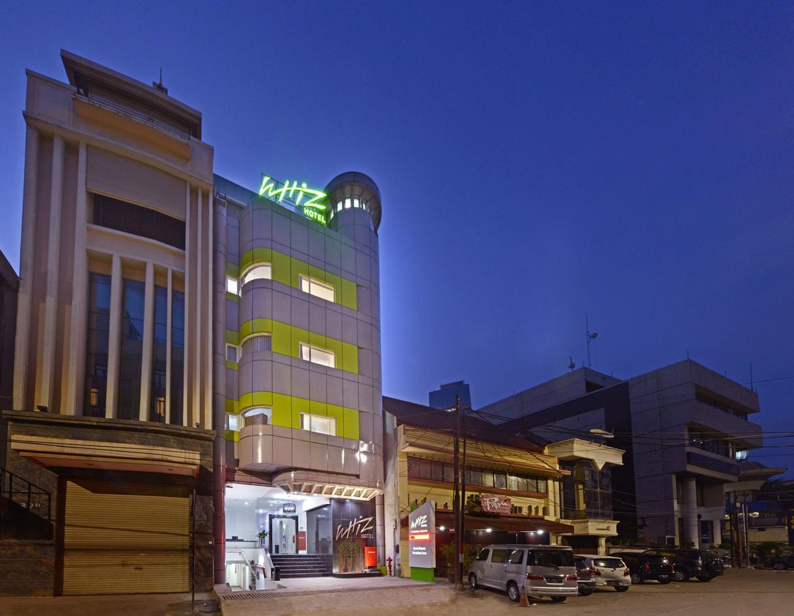 Whiz Hotel Falatehan Jakarta Exterior photo
